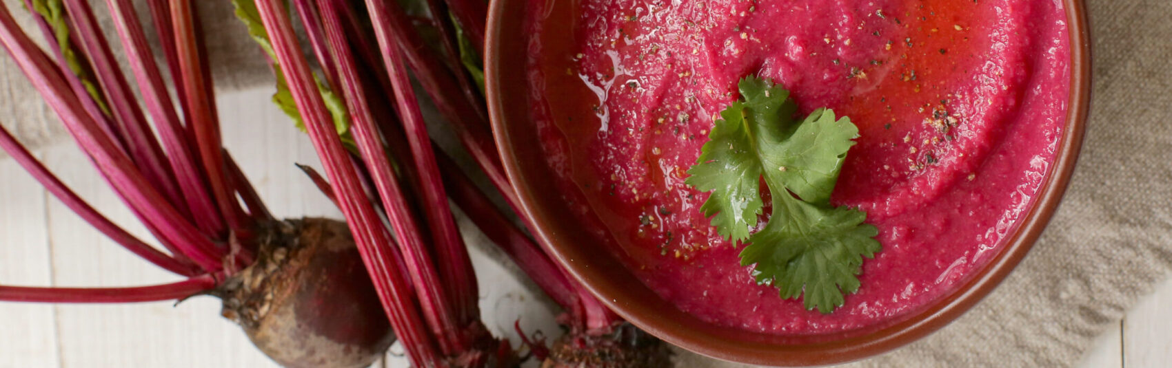 Soupe de betteraves rouges à la crème aigre