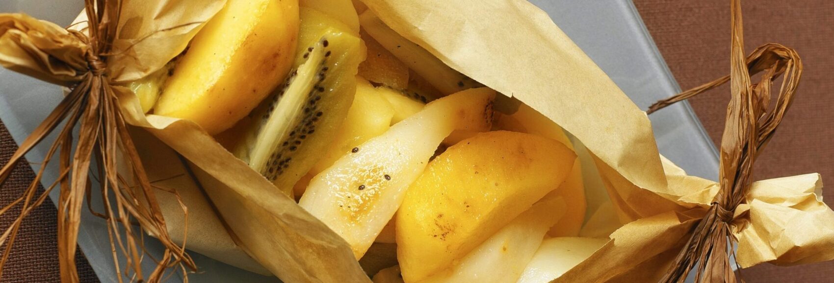 Papillotes de pommes et de kiwis